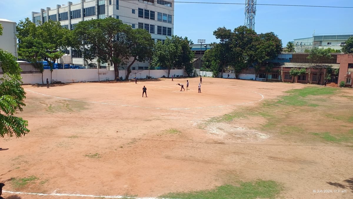 Match in progress at 5rings Sports, Ambattur Industrial Estate